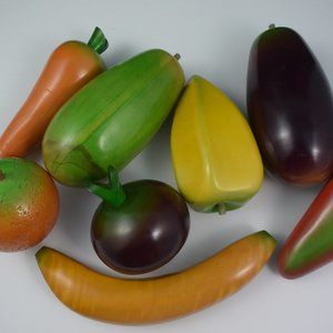 Vintage Set 8 Pieces Assorted Painted Wooden Fruits & Vegetables Life Sized EUC!